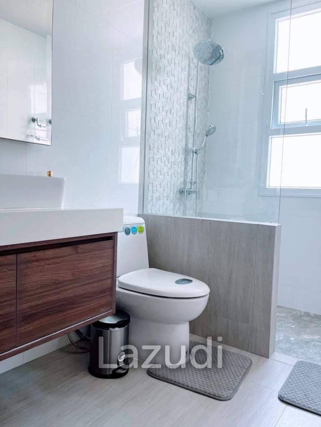 6 Bedroom 6 Bathroom 376 SQ.M Park Village