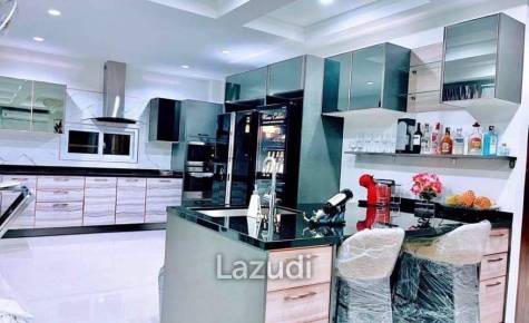 6 Bedroom 6 Bathroom 376 SQ.M Park Village