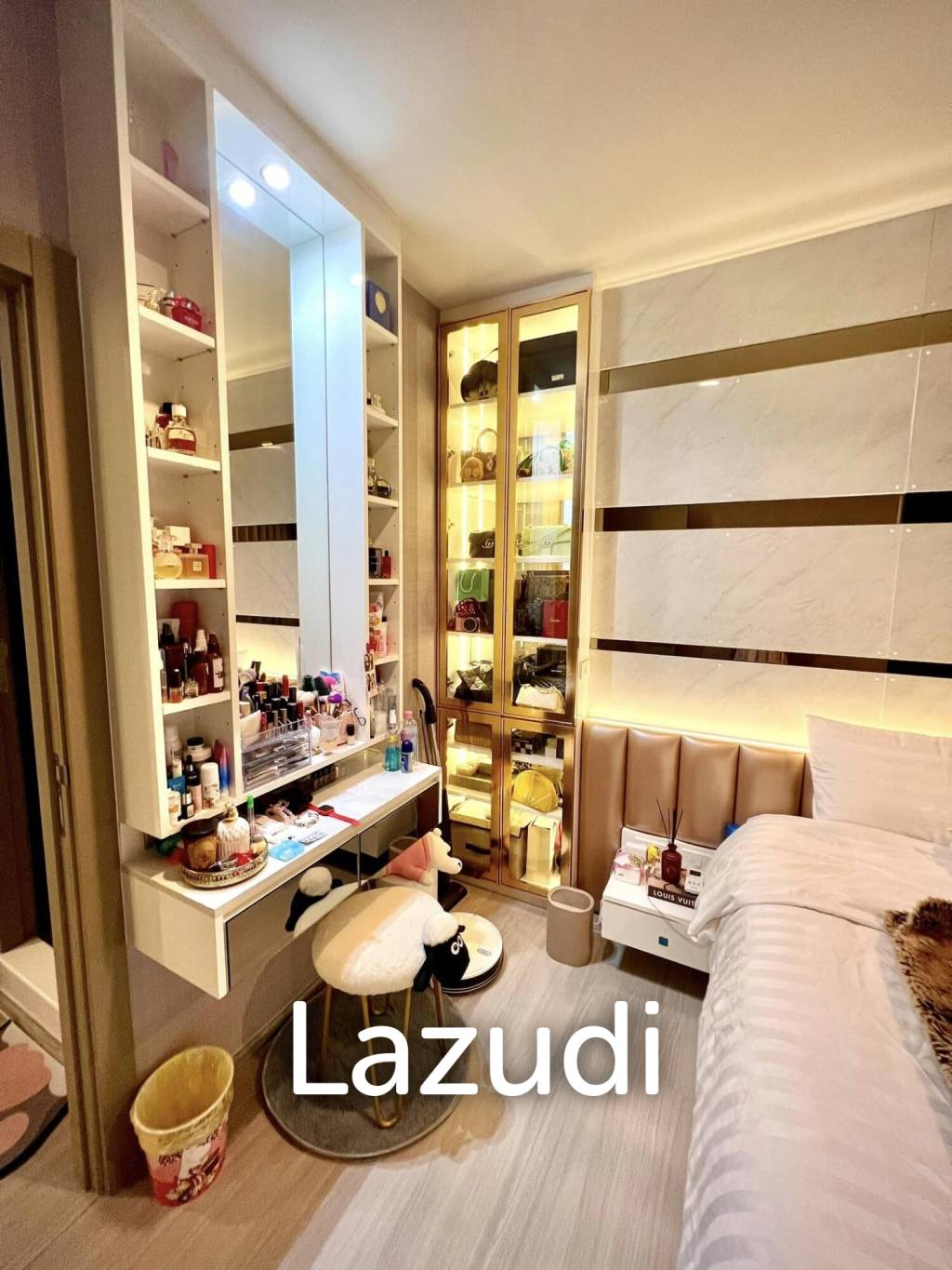 1 Bed 1 Bath 33 SQ.M LIFE Asoke - Rama 9