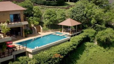 Spacious 5-Bed Villa in Exclusive Hilltop Estate