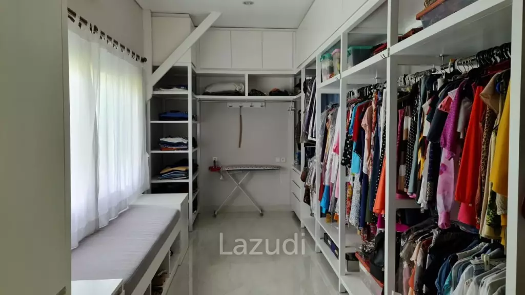 Riverfront Villa In Nyanyi