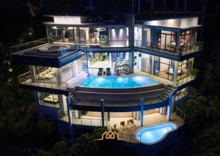 Iconic 5-Bed Villa with Ultra-Modern Design