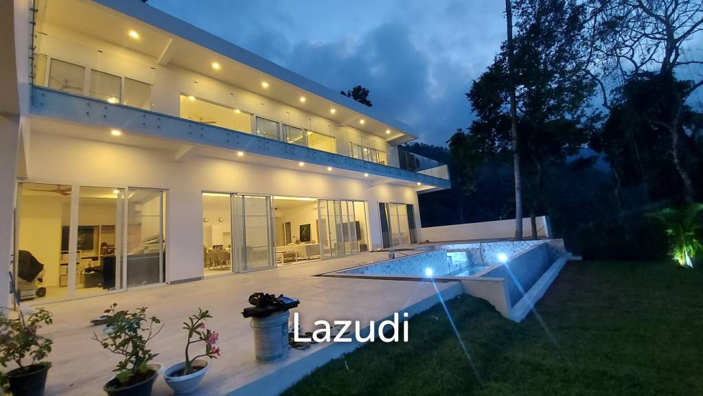 Unique Luxury Villa with Panoramic Mountain View