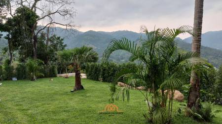 Unique Luxury Villa with Panoramic Mountain View