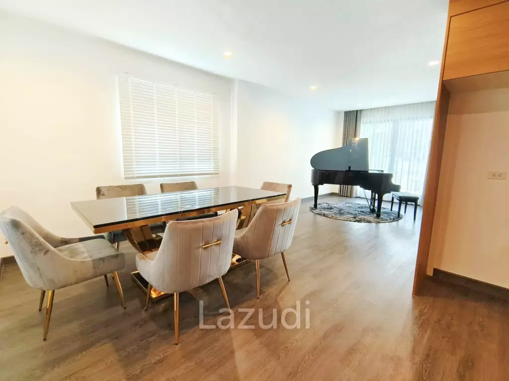 4 Bed 5 Bath 330 SQ.M House in Soi Sukhumvit 65