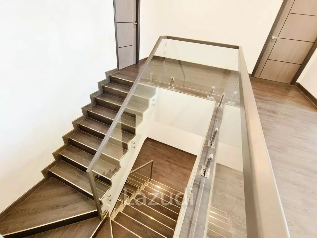 4 Bed 5 Bath 330 SQ.M House in Soi Sukhumvit 65