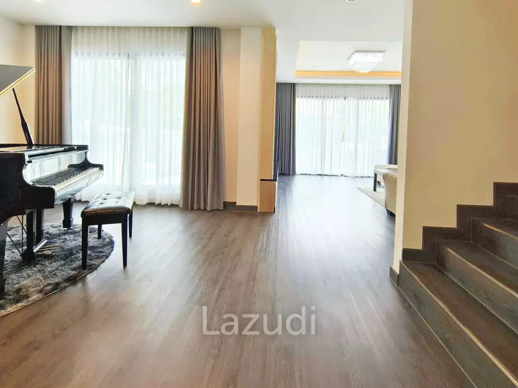 4 Bed 5 Bath 330 SQ.M House in Soi Sukhumvit 65