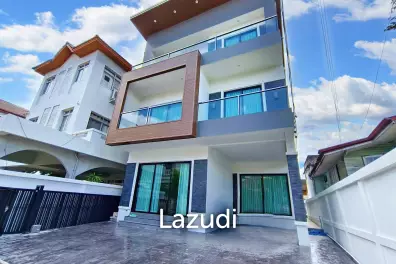 4 Bed 5 Bath 330 SQ.M House in Soi Sukhumvit 65