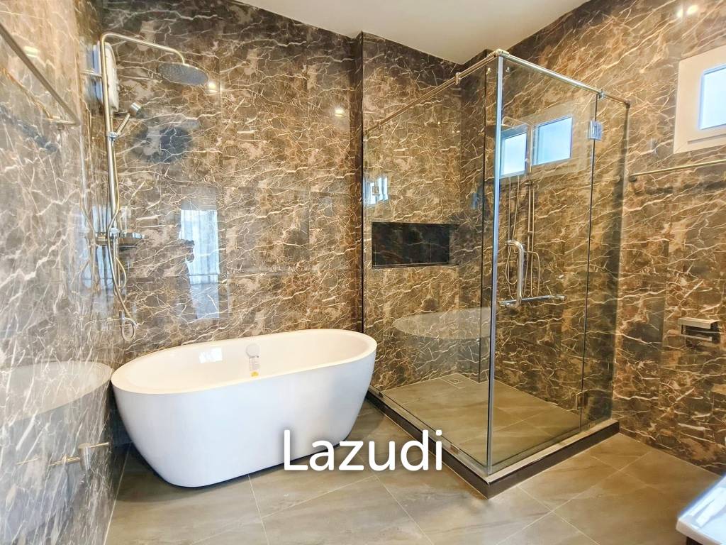4 Bed 5 Bath 330 SQ.M House in Soi Sukhumvit 65