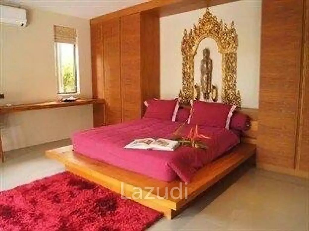 3 Bedroom 400 SQ.M Luxury Pool Villa in Bangrak