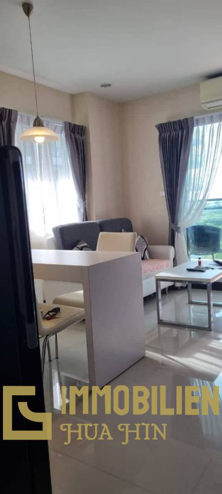 88 Condo: Vollständig möblierte Eigentumswohnung mit 1 Schlafzimmer und 1 Badezimmer mit Blick auf die Stadt