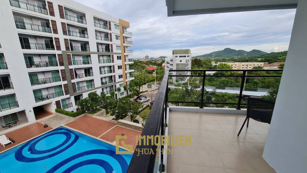 88 Condo: Vollständig möblierte Eigentumswohnung mit 1 Schlafzimmer und 1 Badezimmer mit Blick auf die Stadt