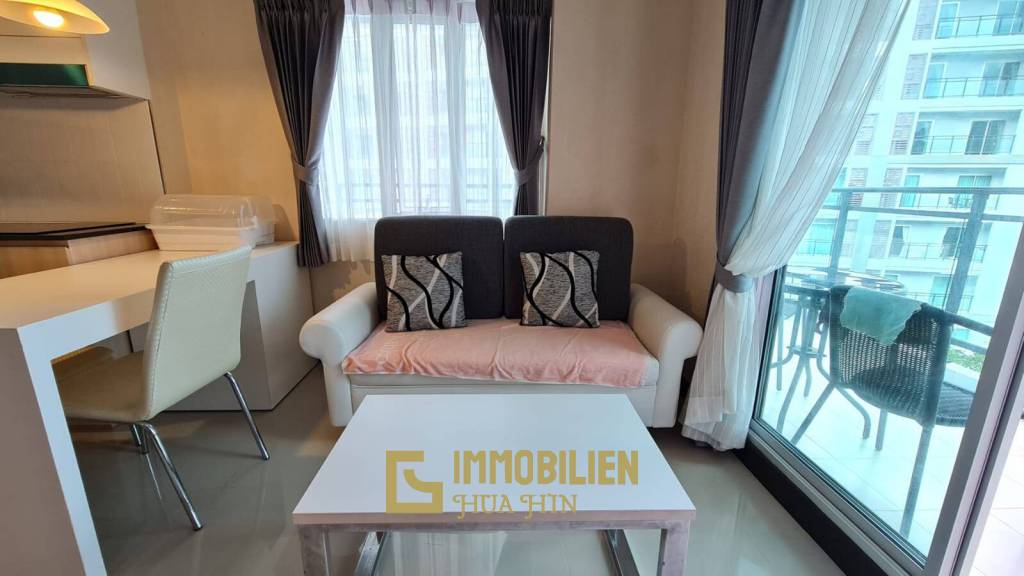 88 Condo: Vollständig möblierte Eigentumswohnung mit 1 Schlafzimmer und 1 Badezimmer mit Blick auf die Stadt