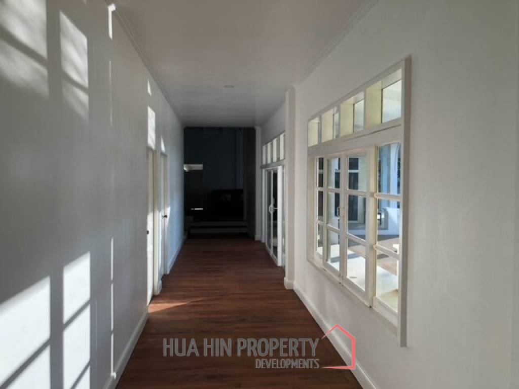 POOL VILLA PAK NAM PRAN : 4 bed on large land plot