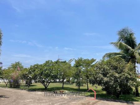 POOL VILLA PAK NAM PRAN : 4 bed on large land plot