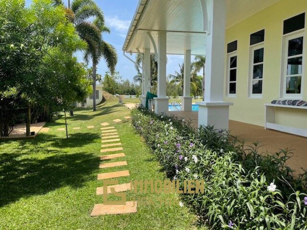 POOL VILLA PAK NAM PRAN : 4 bed on large land plot