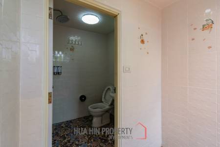 LAGUNA VILLAGE ON SOI 102  : 3 bed with great mountain and canal view