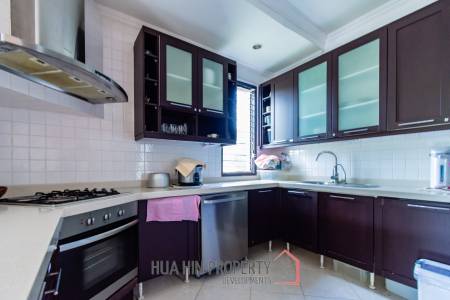 LAGUNA VILLAGE ON SOI 102  : 3 bed with great mountain and canal view