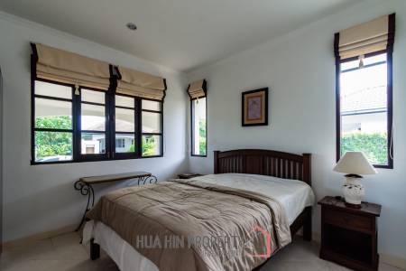 LAGUNA VILLAGE ON SOI 102  : 3 bed with great mountain and canal view