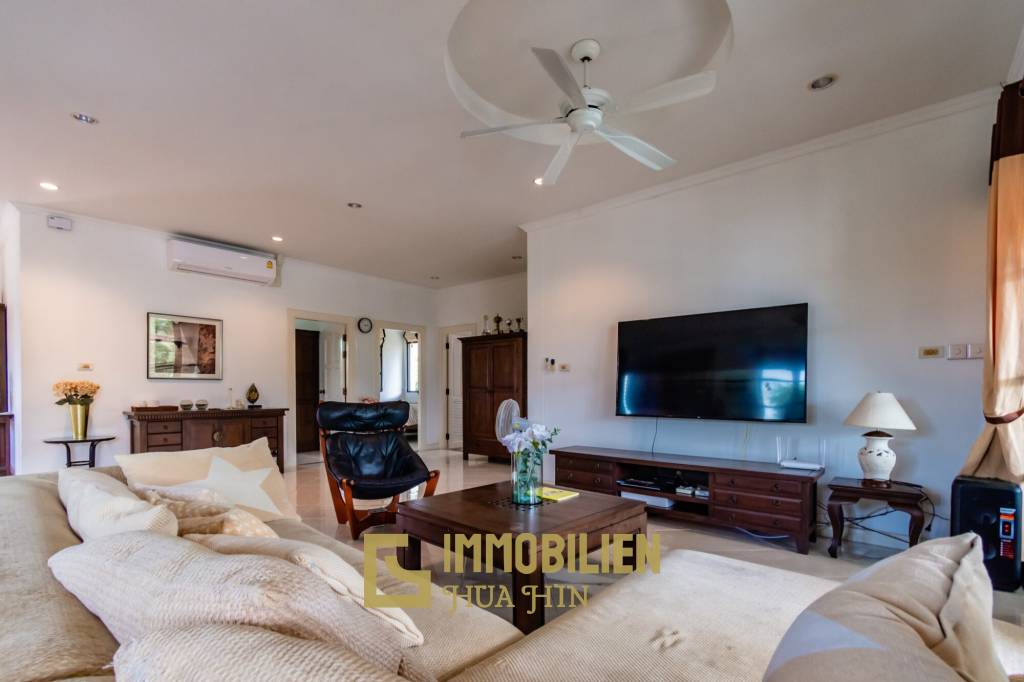 LAGUNA VILLAGE ON SOI 102  : 3 bed with great mountain and canal view