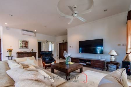 LAGUNA VILLAGE ON SOI 102  : 3 bed with great mountain and canal view