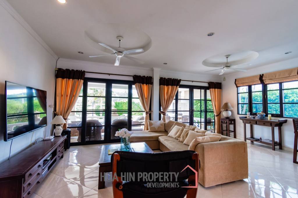 LAGUNA VILLAGE ON SOI 102  : 3 bed with great mountain and canal view