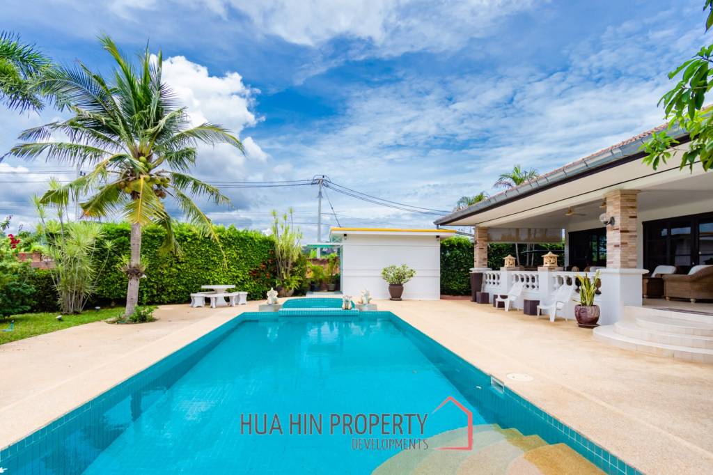 LAGUNA VILLAGE ON SOI 102  : 3 bed with great mountain and canal view
