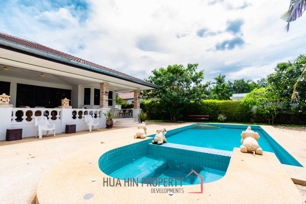 LAGUNA VILLAGE ON SOI 102  : 3 bed with great mountain and canal view