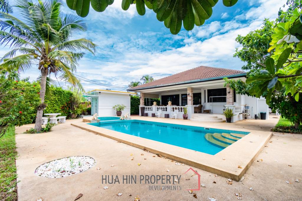 LAGUNA VILLAGE ON SOI 102  : 3 bed with great mountain and canal view