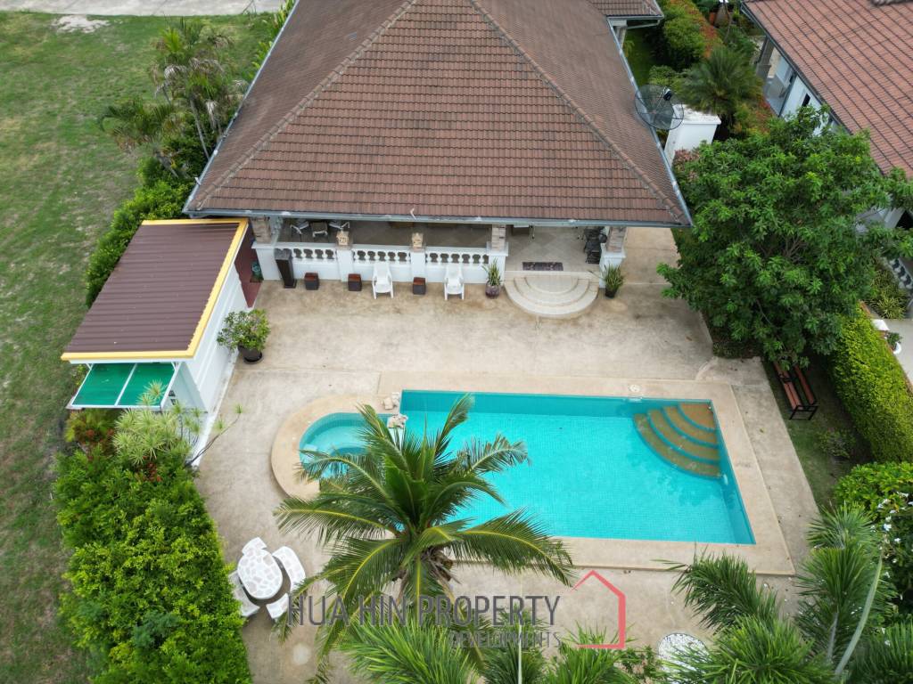 LAGUNA VILLAGE ON SOI 102  : 3 bed with great mountain and canal view