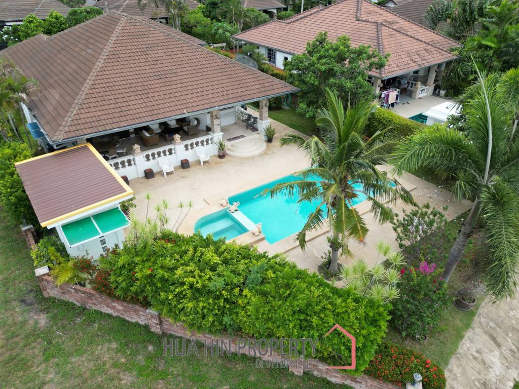 LAGUNA VILLAGE ON SOI 102  : 3 bed with great mountain and canal view