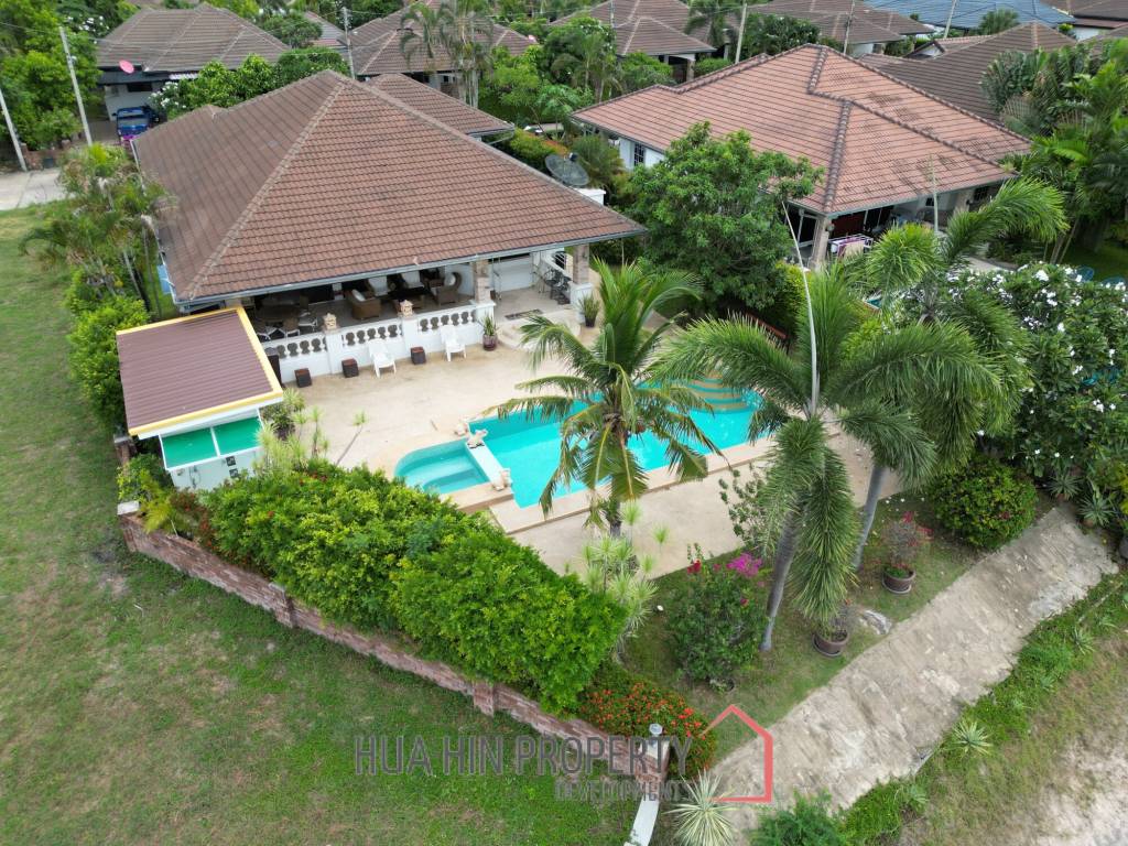 LAGUNA VILLAGE ON SOI 102  : 3 bed with great mountain and canal view