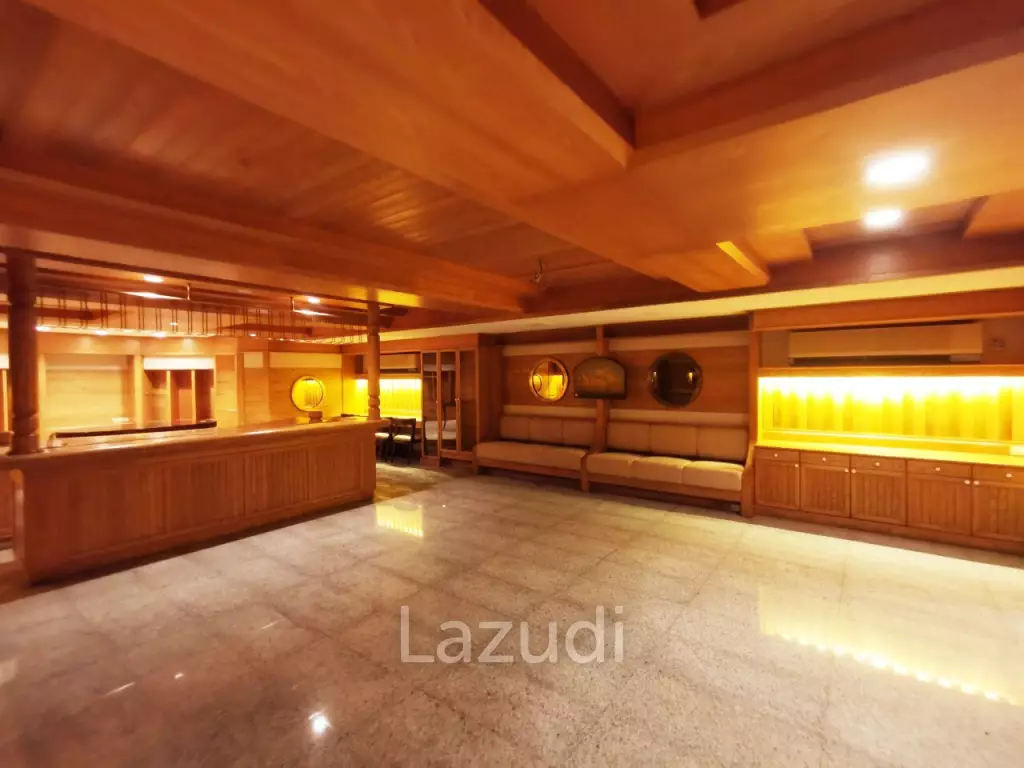 8 Bed Detached House 9 Bath 7,536 SQ.M in Prawet