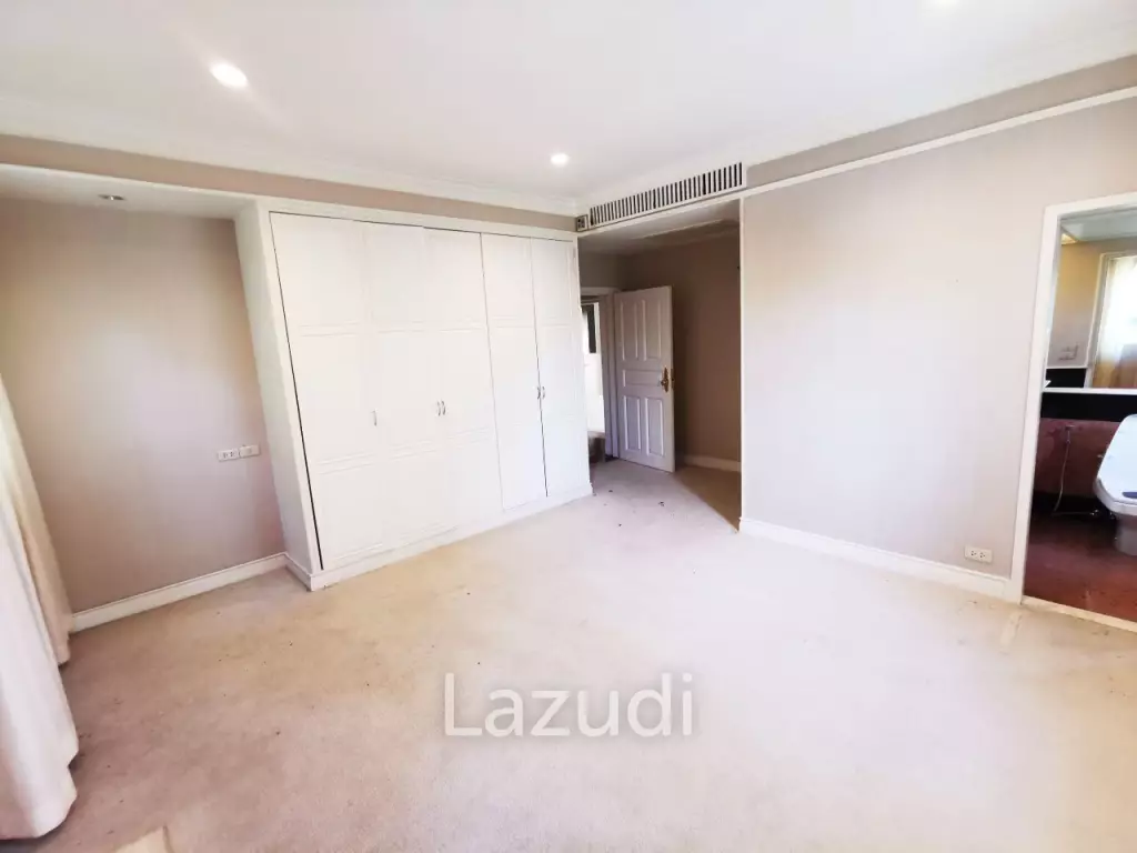 8 Bed Detached House 9 Bath 7,536 SQ.M in Prawet