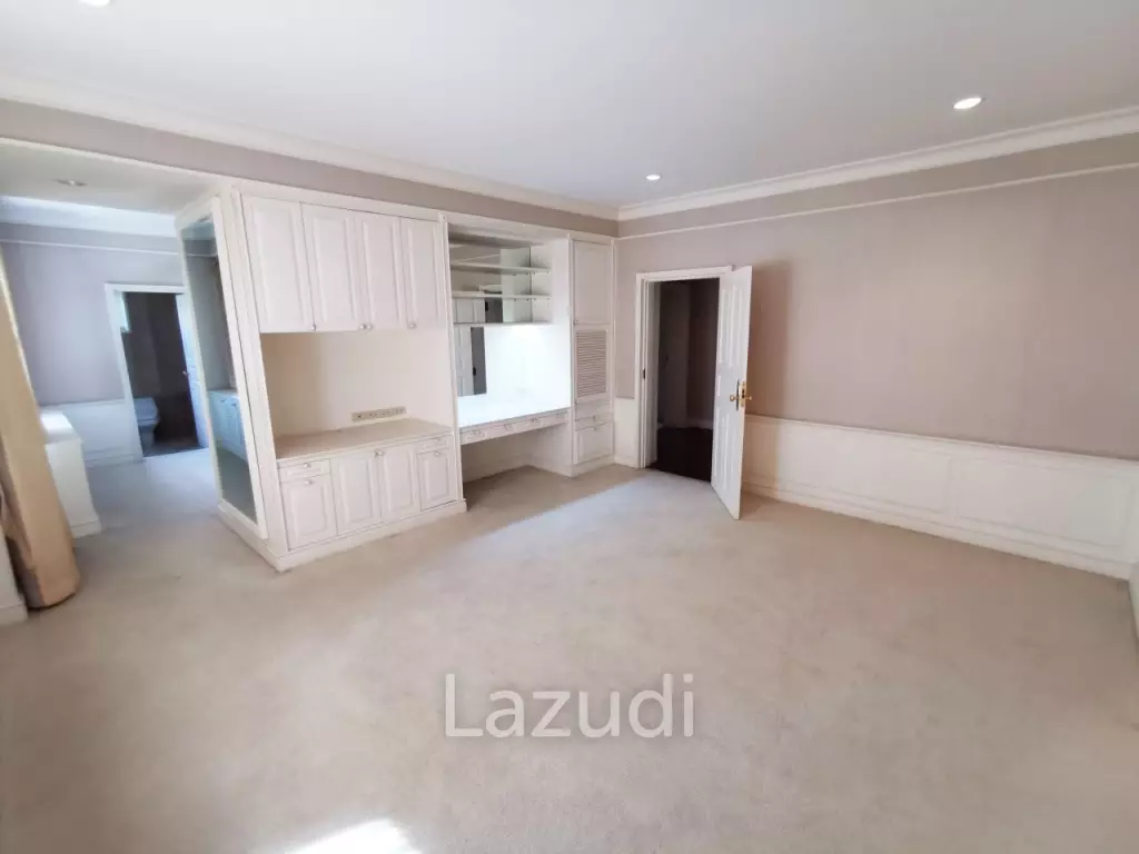 8 Bed Detached House 9 Bath 7,536 SQ.M in Prawet