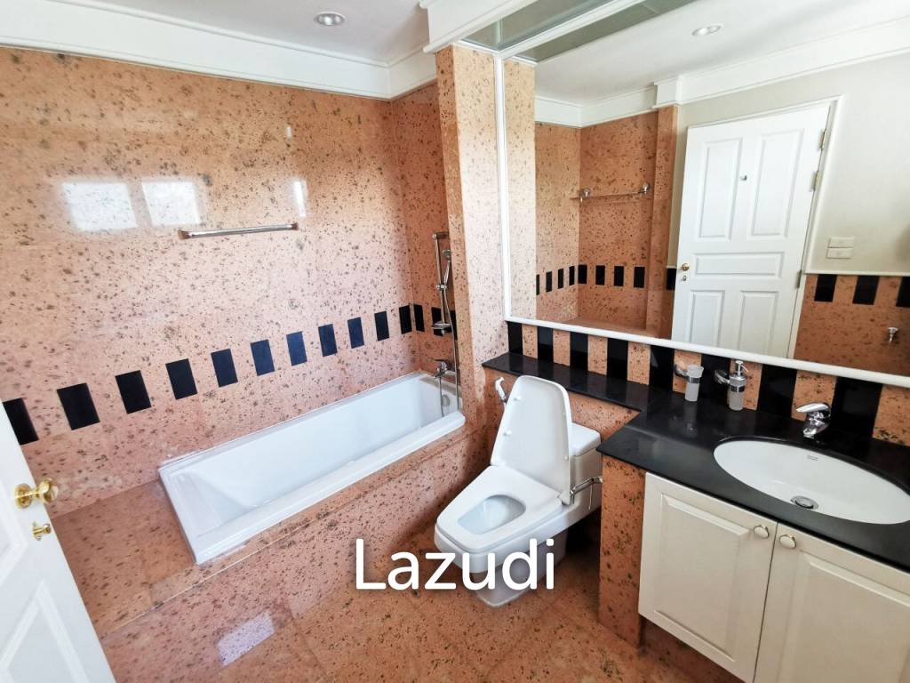 8 Bed Detached House 9 Bath 7,536 SQ.M in Prawet