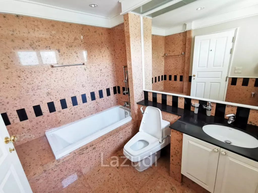 8 Bed Detached House 9 Bath 7,536 SQ.M in Prawet