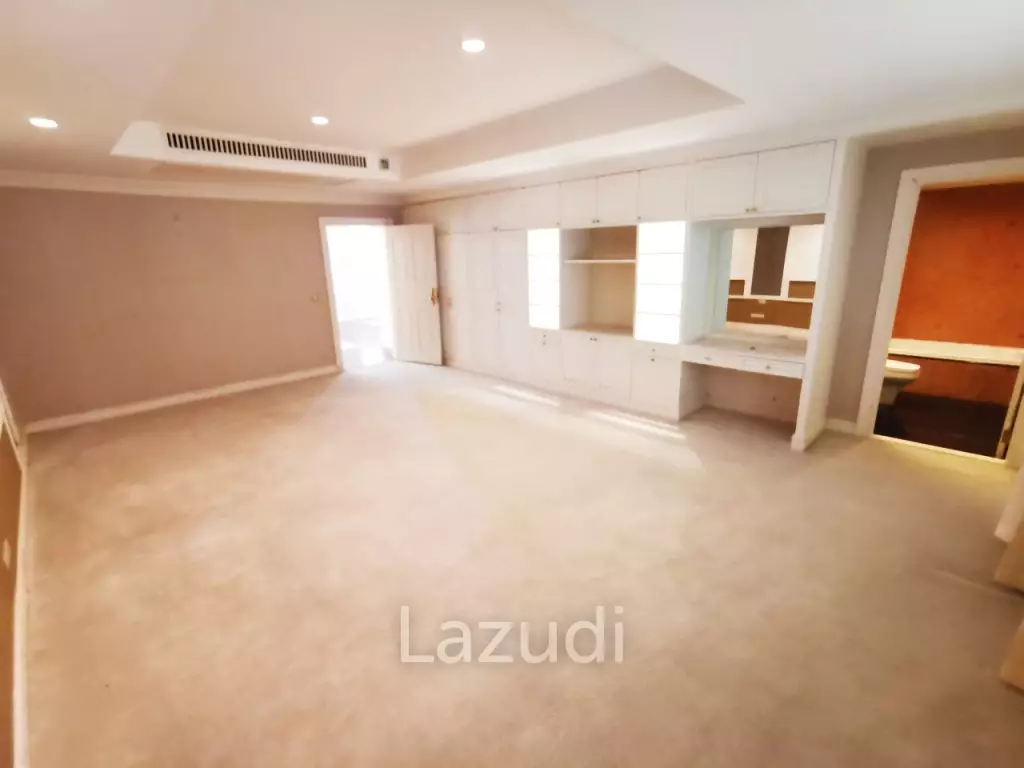 8 Bed Detached House 9 Bath 7,536 SQ.M in Prawet