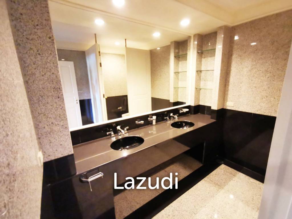 8 Bed Detached House 9 Bath 7,536 SQ.M in Prawet