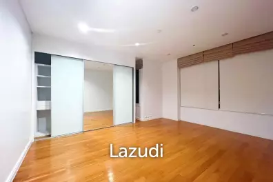 3 Bed 3 Bath 180 SQ.M The Royal Saladaeng
