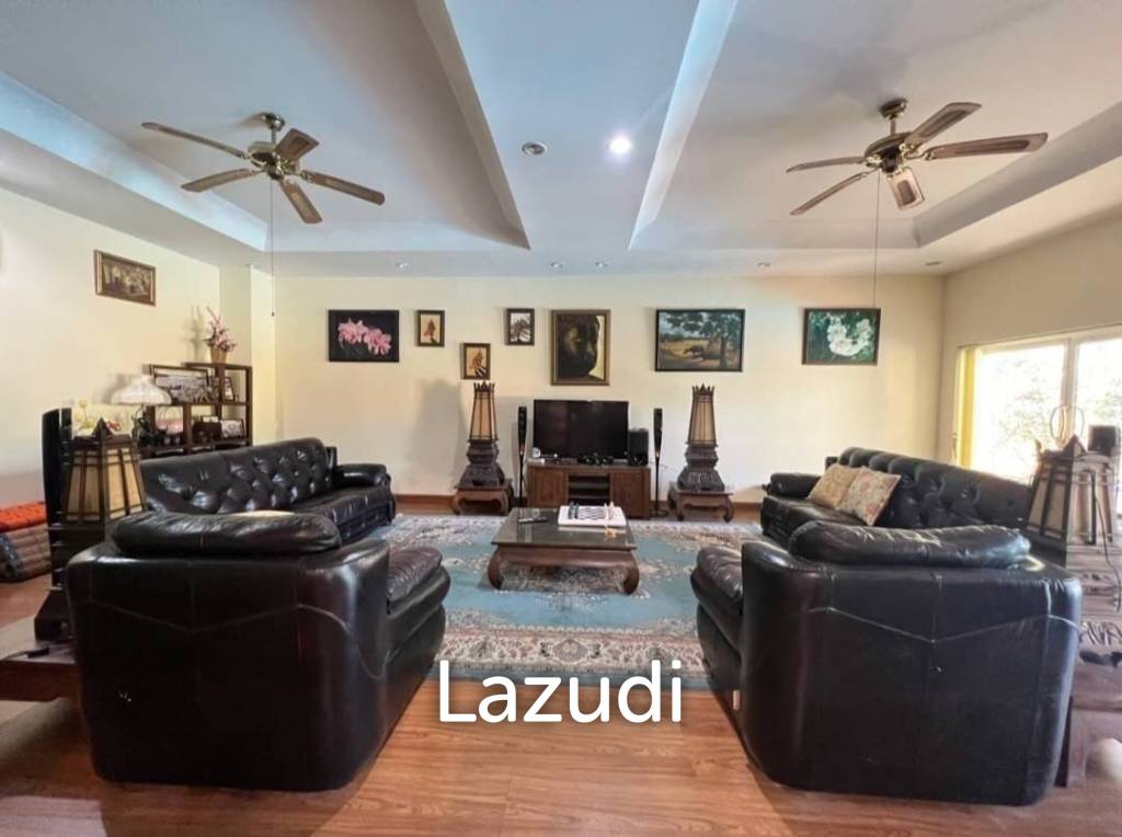 4 Bedroom 4 Bathroom Villa in Nakluea