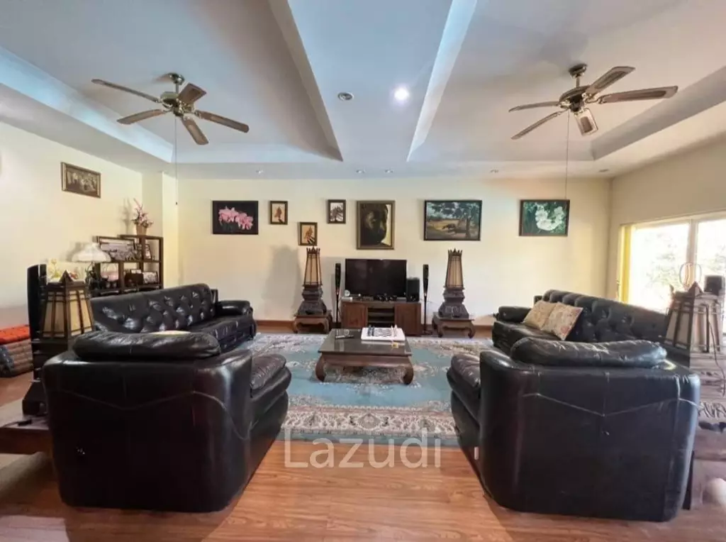 4 Bedroom 4 Bathroom Villa in Nakluea