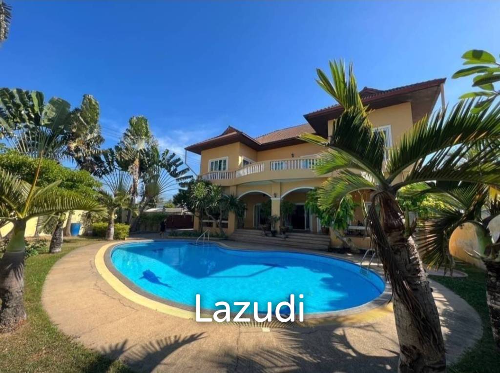 4 Bedroom 4 Bathroom Villa in Nakluea