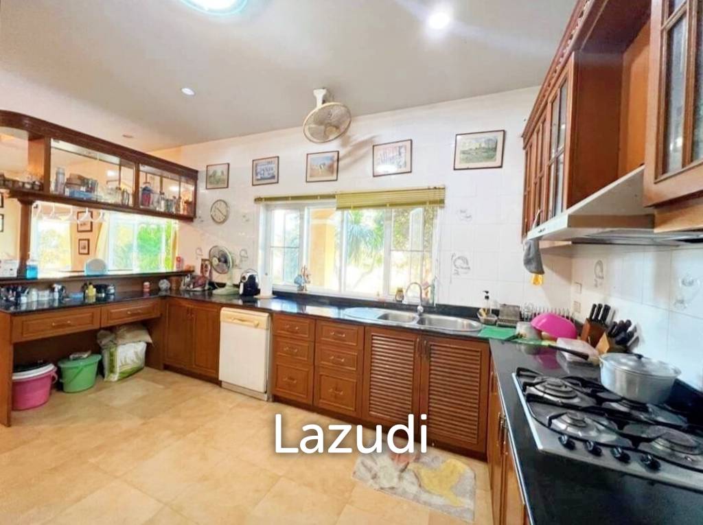 4 Bedroom 4 Bathroom Villa in Nakluea