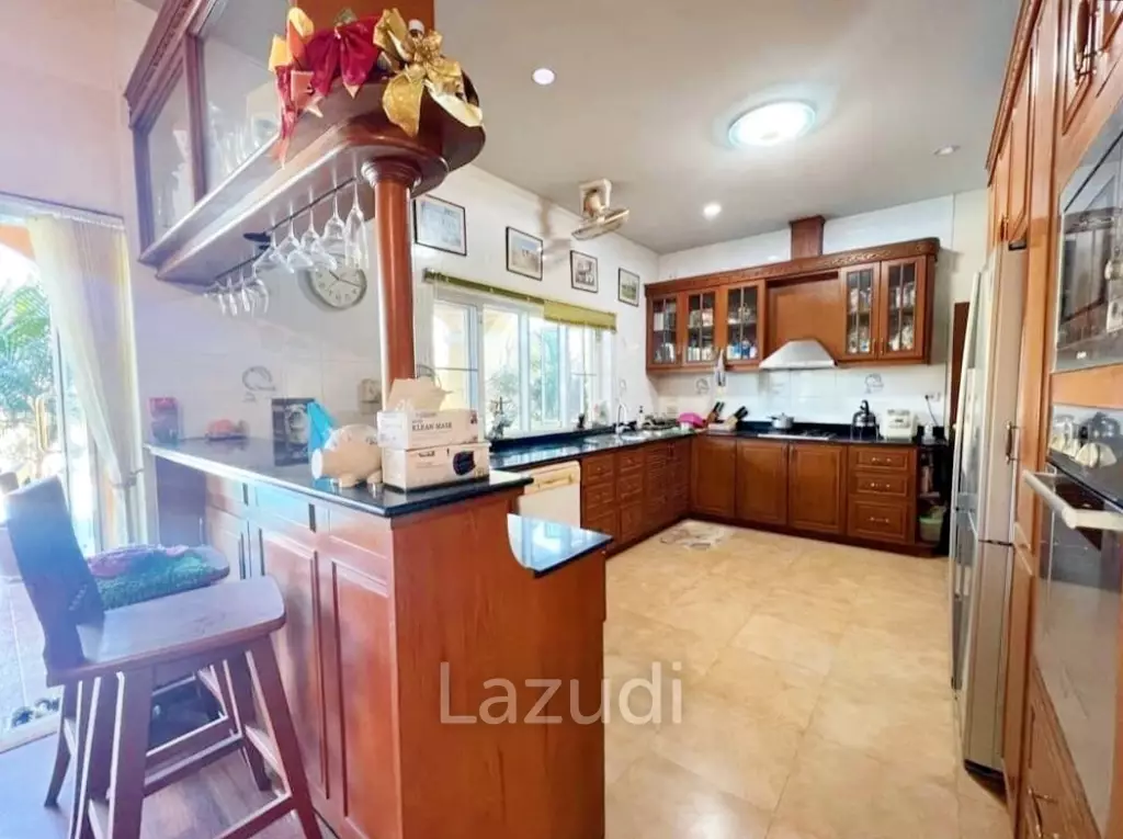 4 Bedroom 4 Bathroom Villa in Nakluea