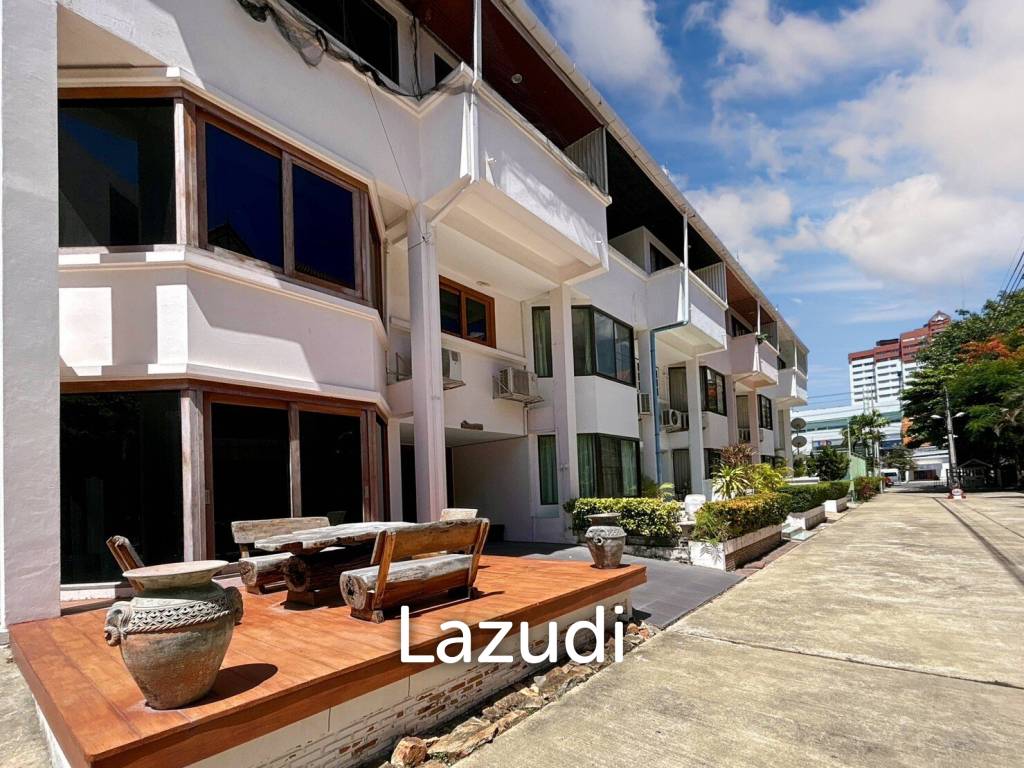 3 Storey 5 Bedroom Townhouse : Baan Suksamraan