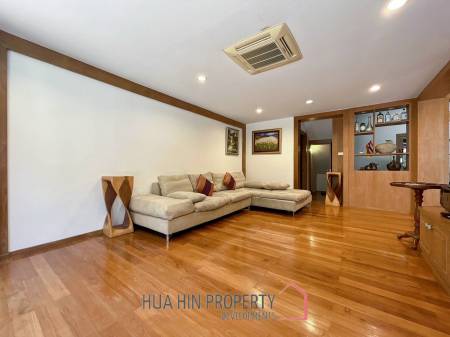 3 Storey 5 Bedroom Townhouse : Baan Suksamraan