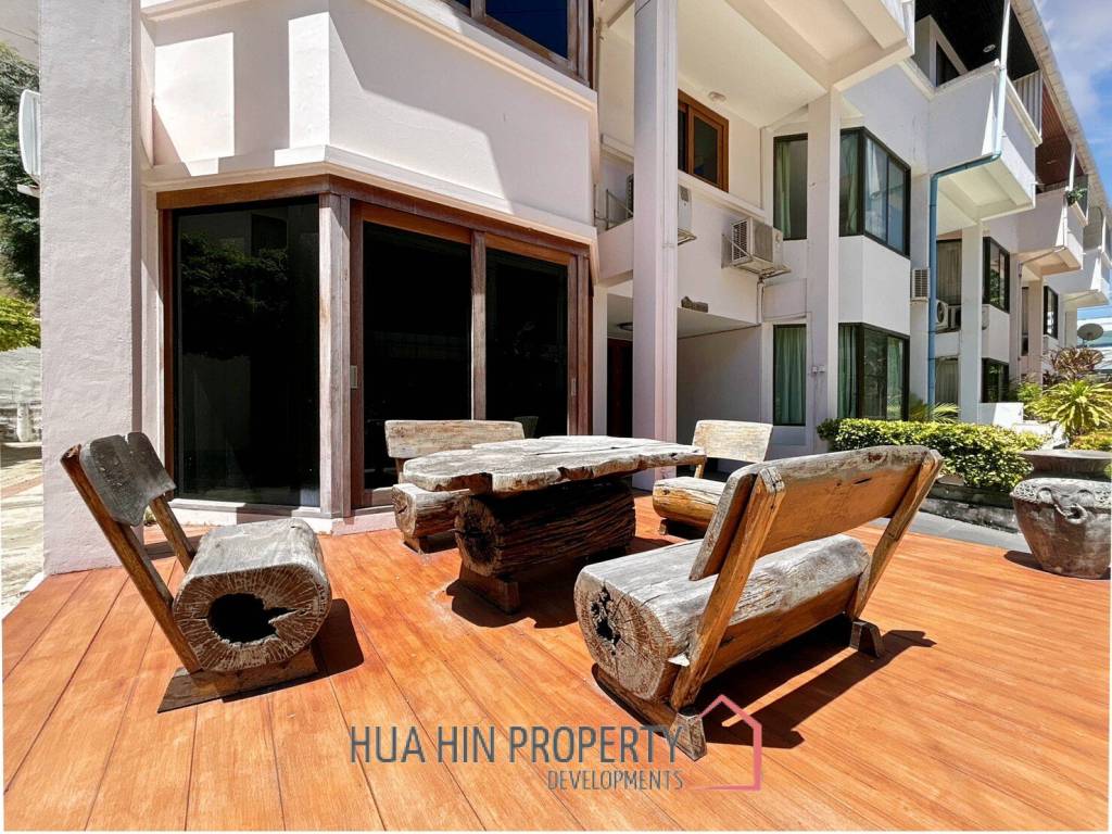 3 Storey 5 Bedroom Townhouse : Baan Suksamraan