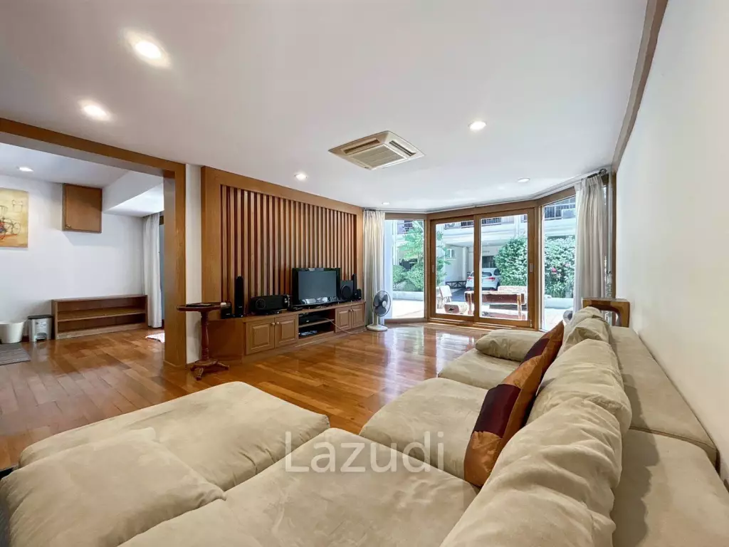 3 Storey 5 Bedroom Townhouse : Baan Suksamraan