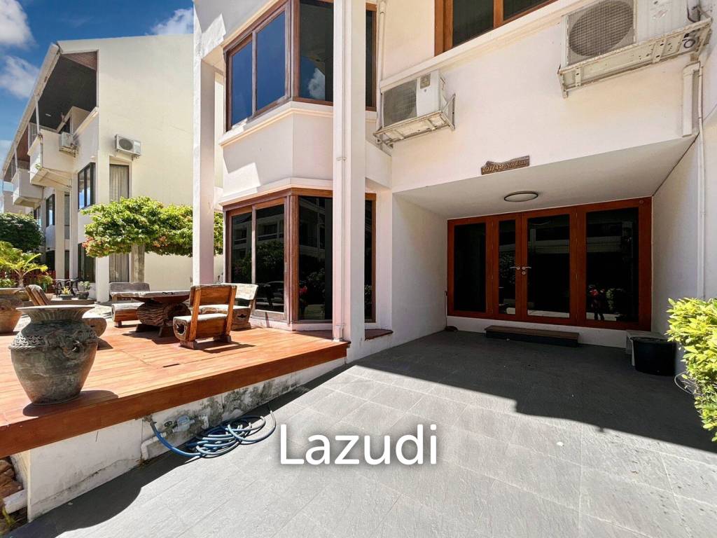 3 Storey 5 Bedroom Townhouse : Baan Suksamraan